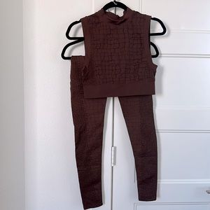 Fabletics Workout Set — Top and Leggings